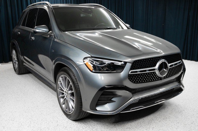 Certified 2025 Mercedes-Benz GLE 450e 4MATIC image 3