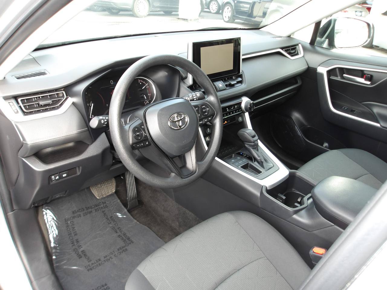 Used 2023 Toyota RAV4 XLE FWD image 9