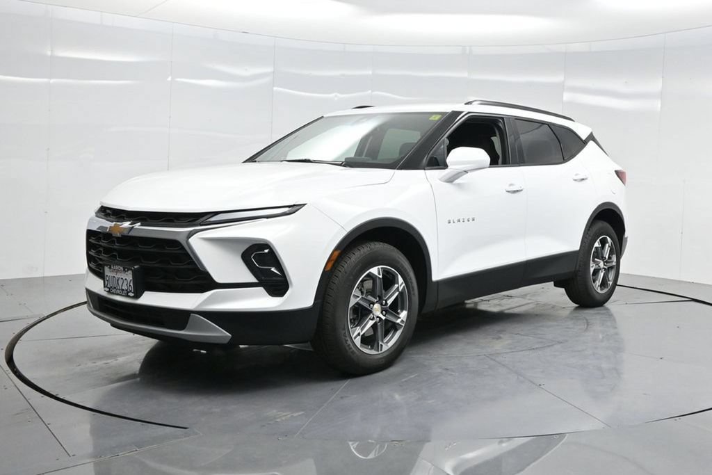 New 2025 Chevrolet Blazer LT w/ Convenience Package FWD image 75