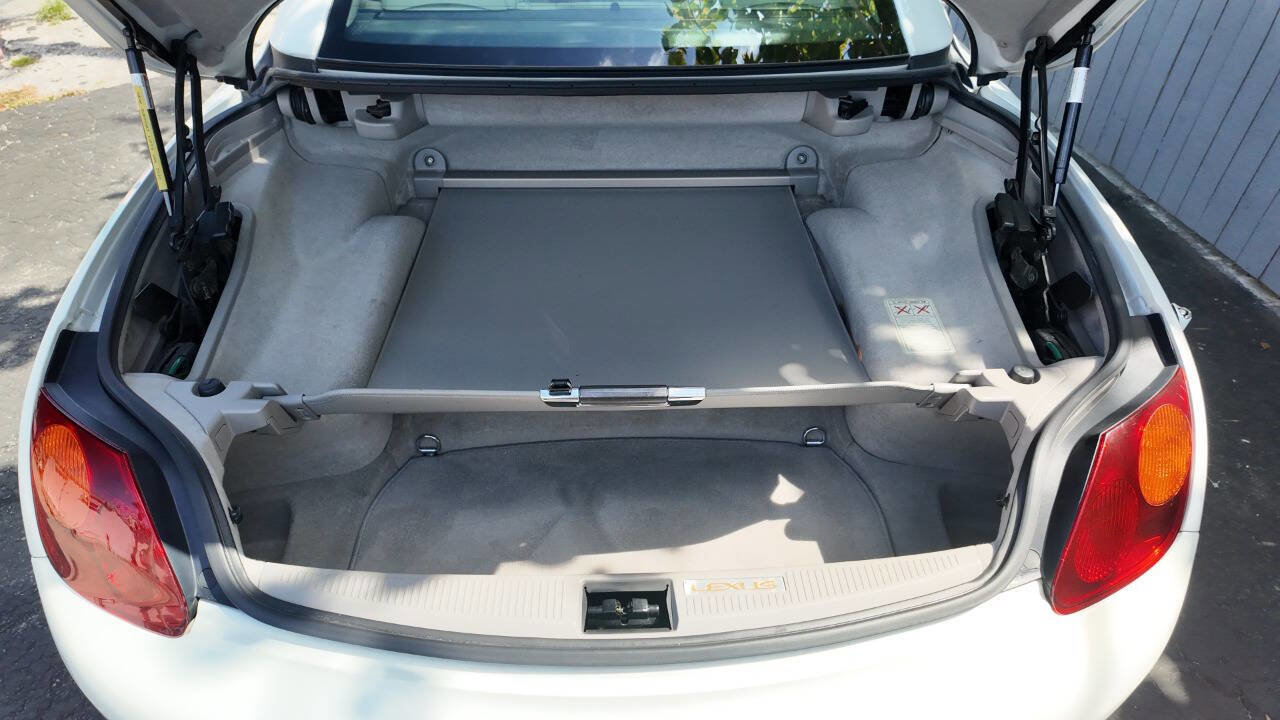 Used 2004 Lexus SC 430 Convertible image 17