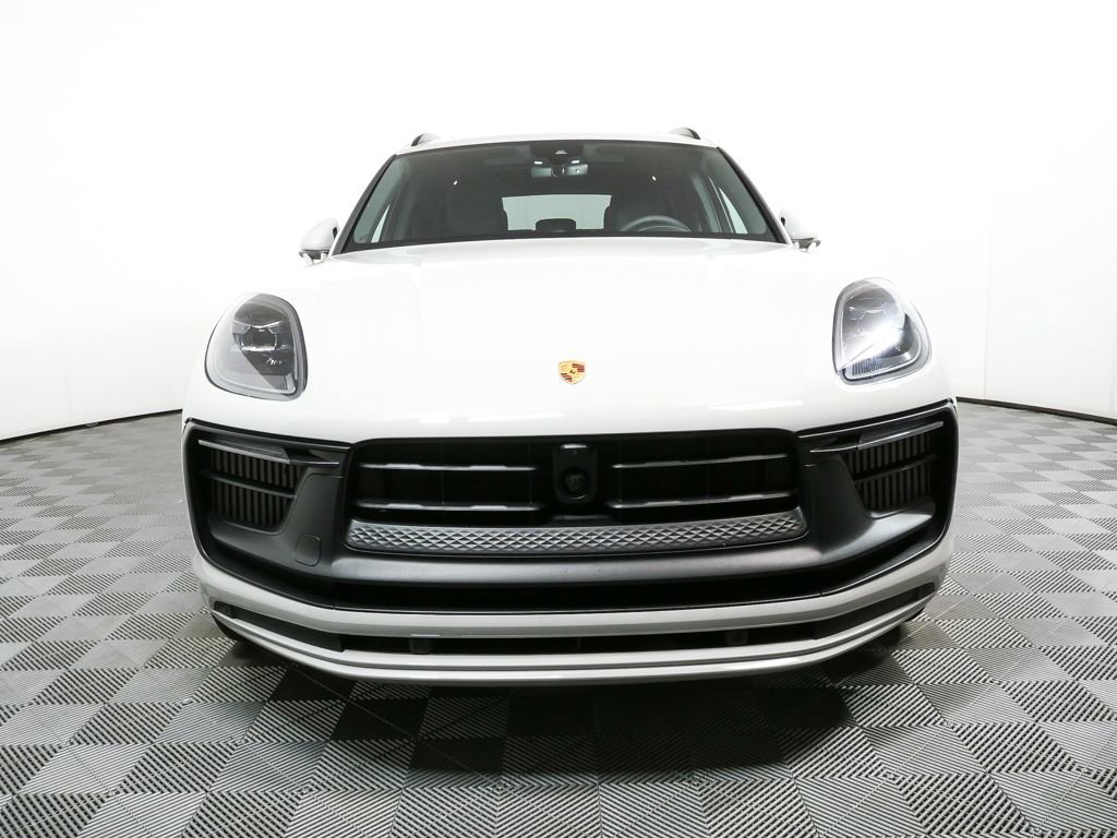 Certified 2025 Porsche Macan GTS image 34
