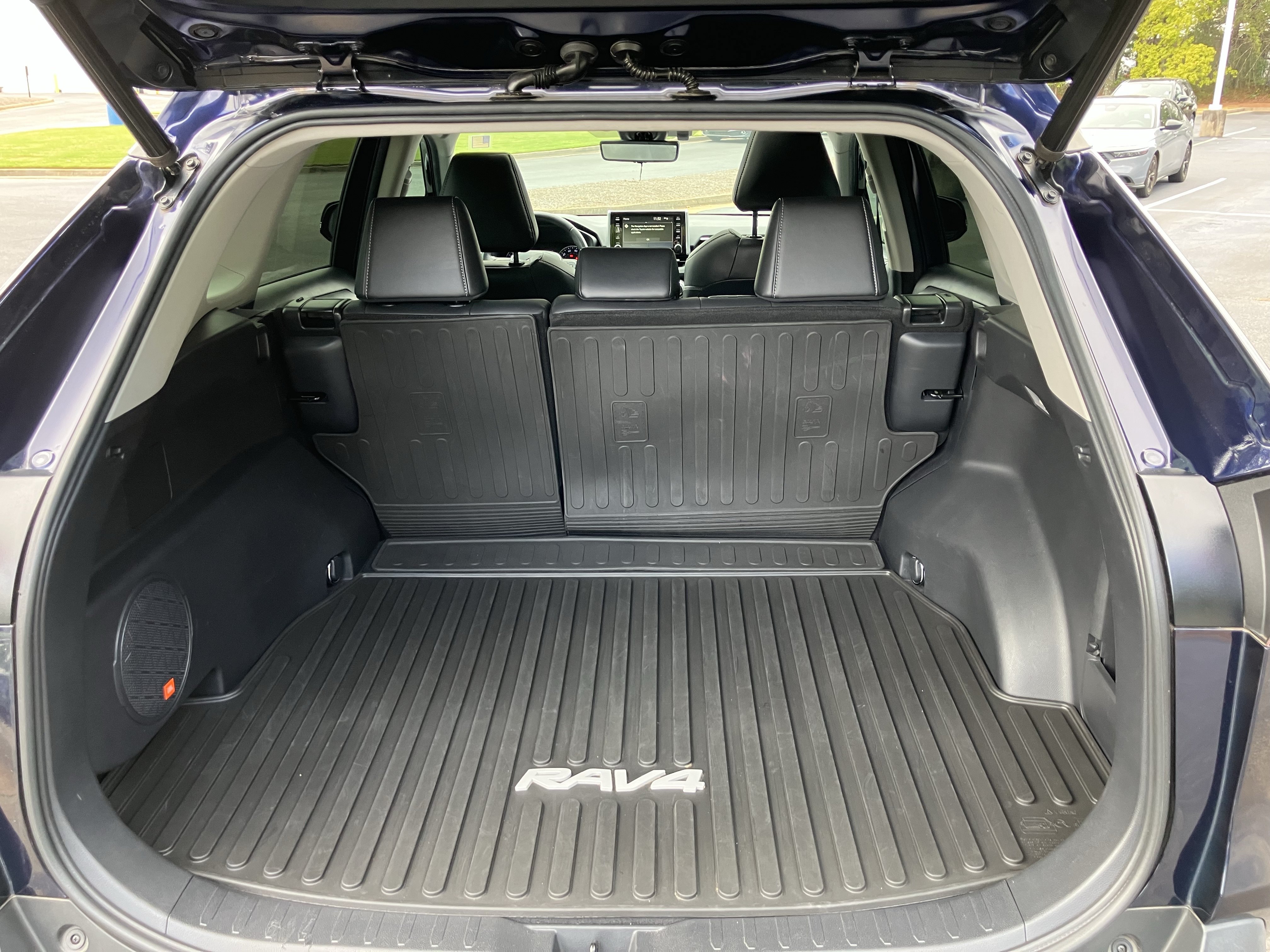Used 2021 Toyota RAV4 XLE Premium FWD image 33