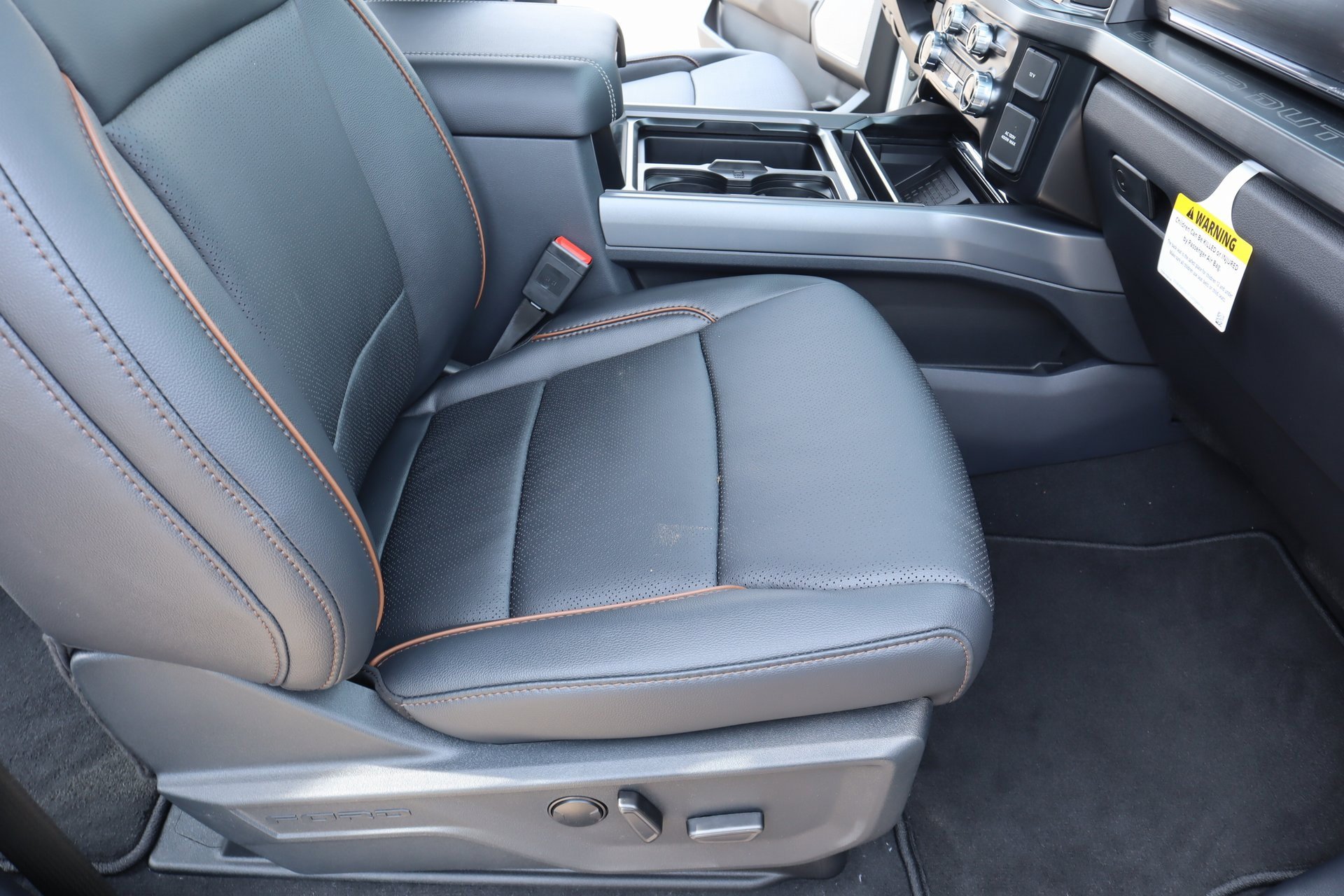 New 2026 Ford F250 Lariat w/ Black Appearance Package image 15