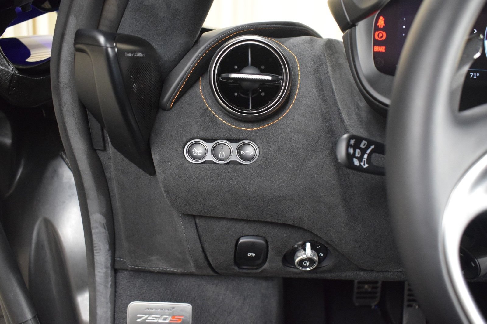Used 2024 McLaren 750S Spider RWD image 25