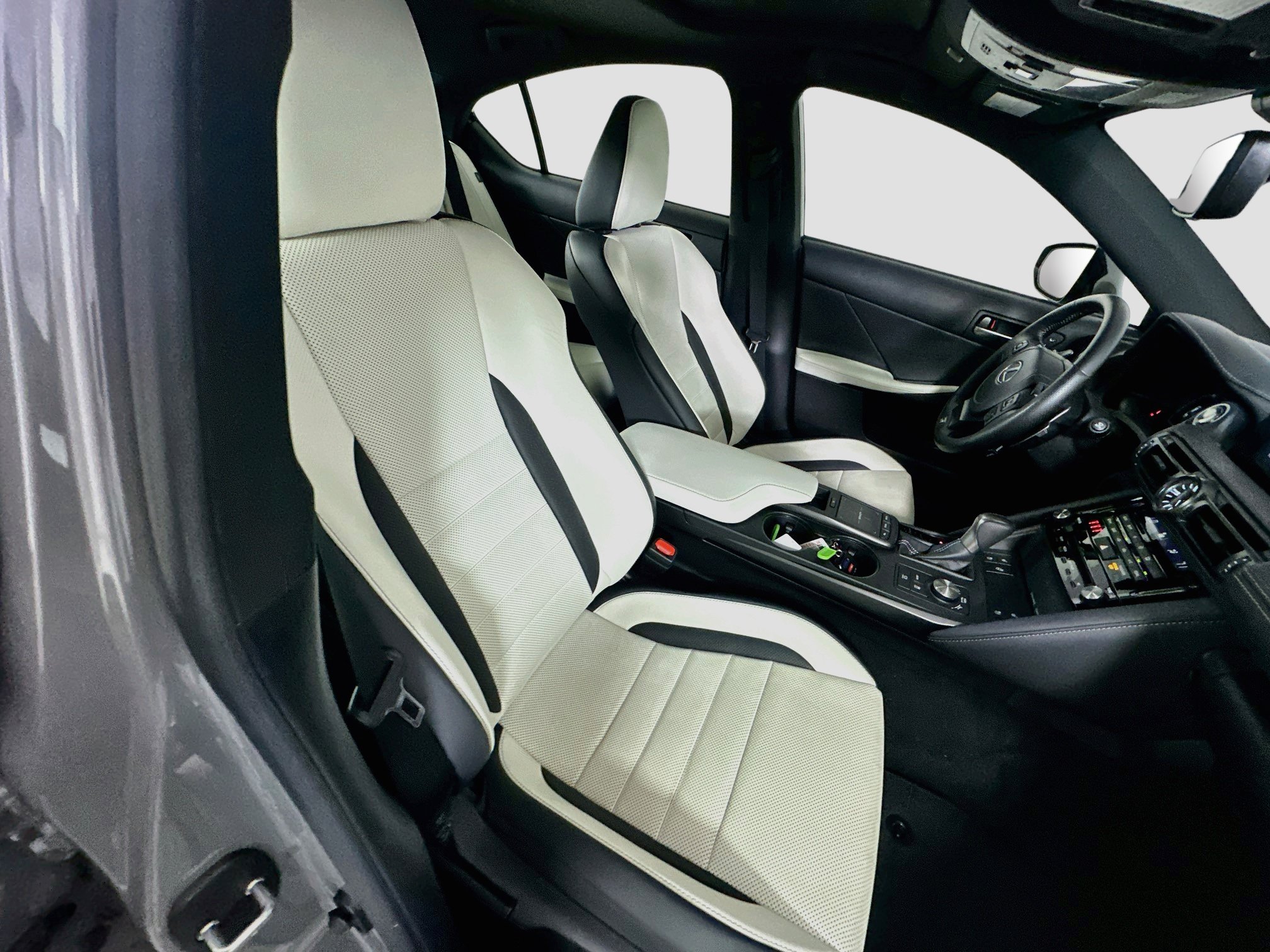 Used 2025 Lexus IS 350 F Sport w/ Accessory Package 2 RWD image 31