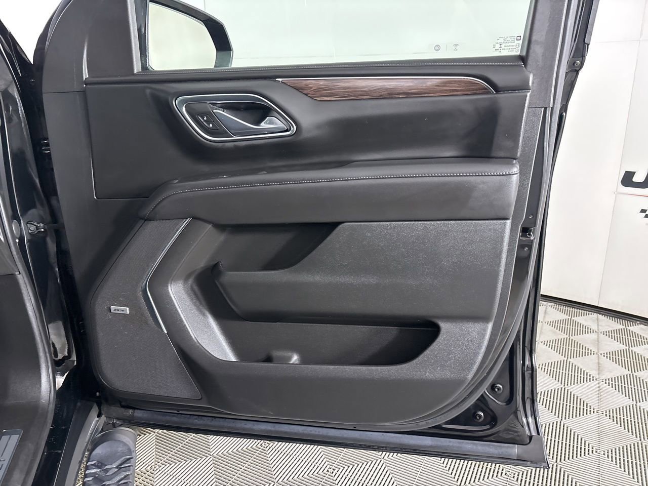 Used 2023 Chevrolet Tahoe Z71 image 30