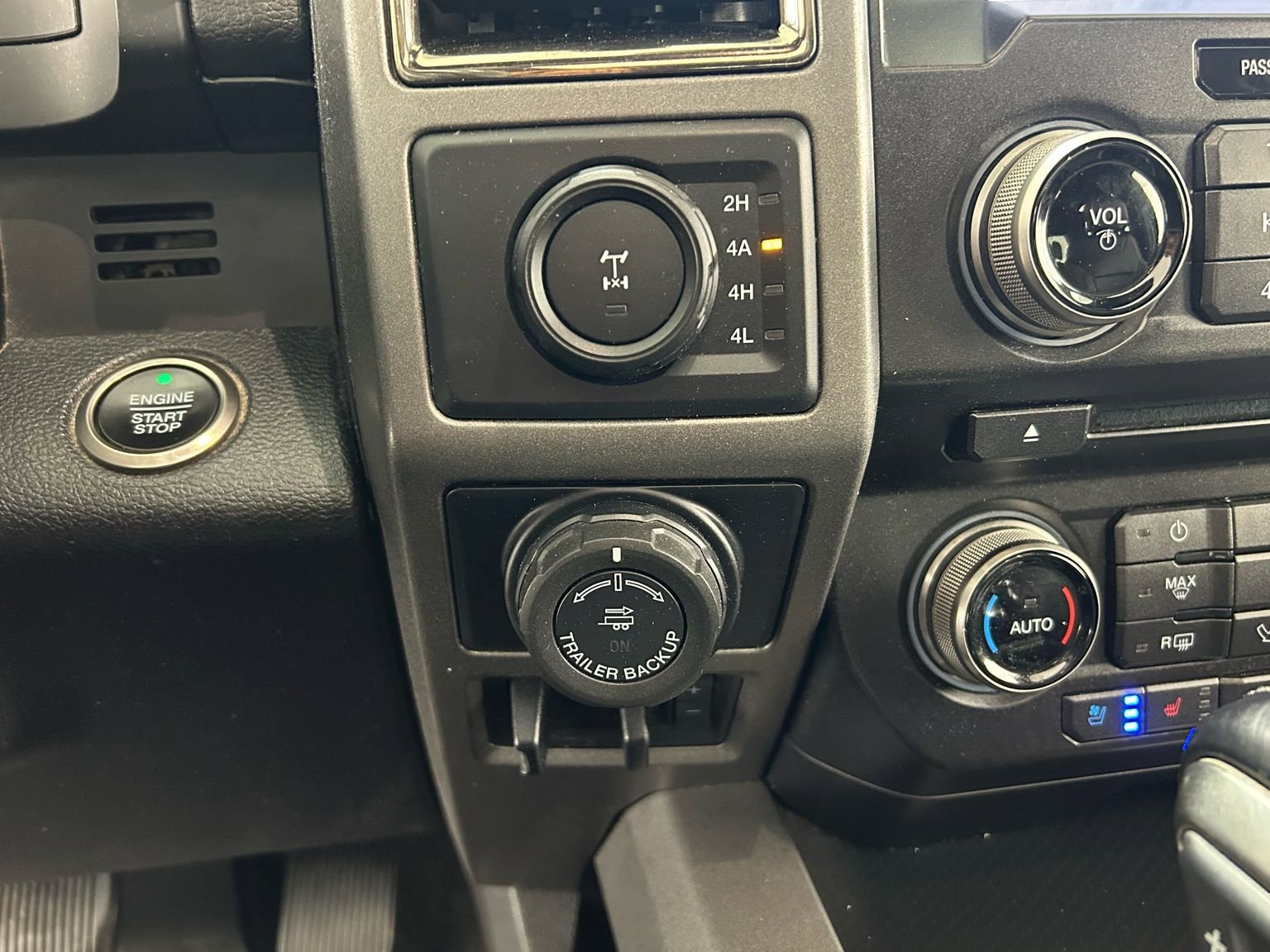 Used 2018 Ford F150 Raptor w/ Equipment Group 802A Luxury image 21