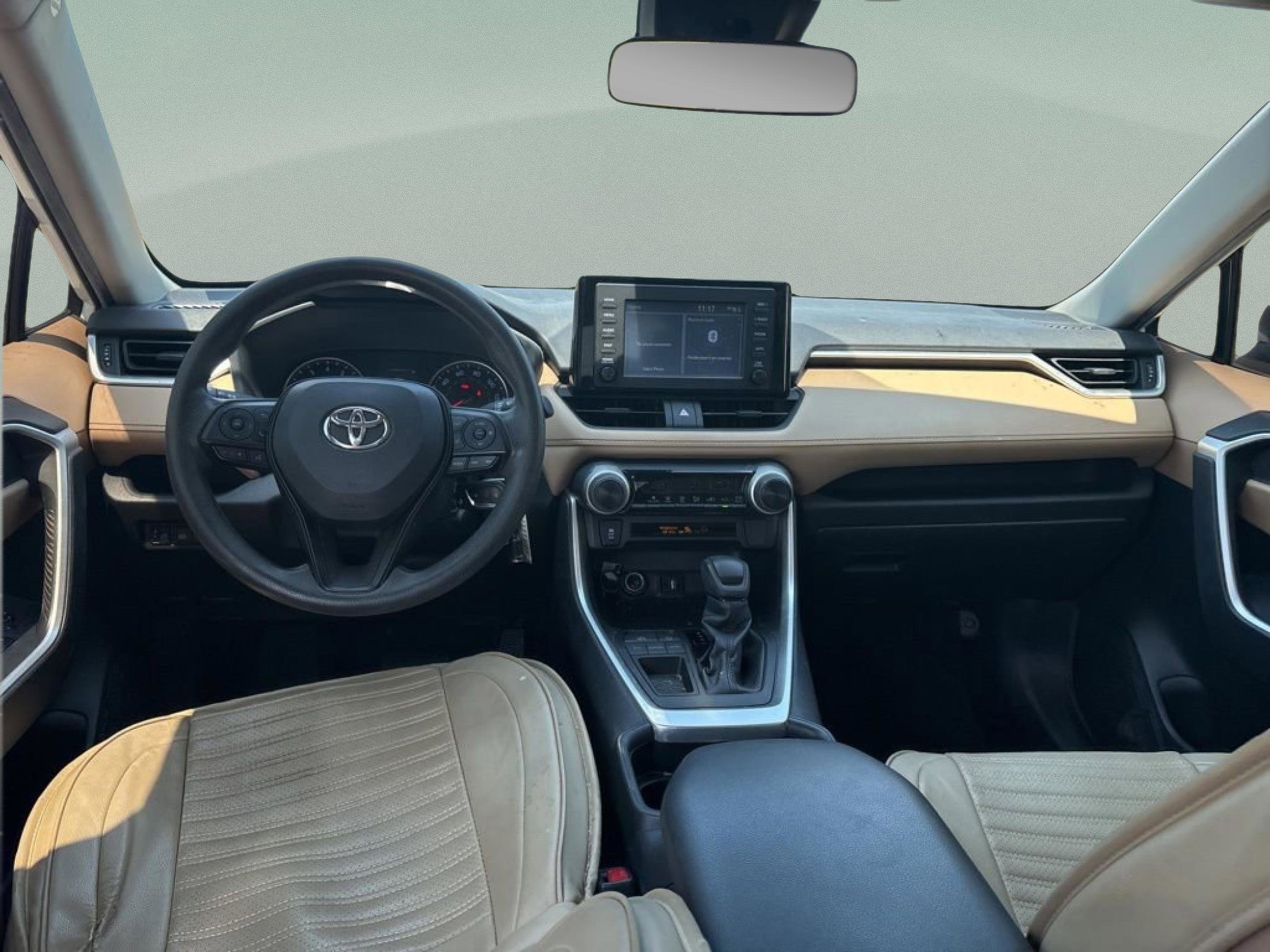 Used 2019 Toyota RAV4 LE FWD image 9
