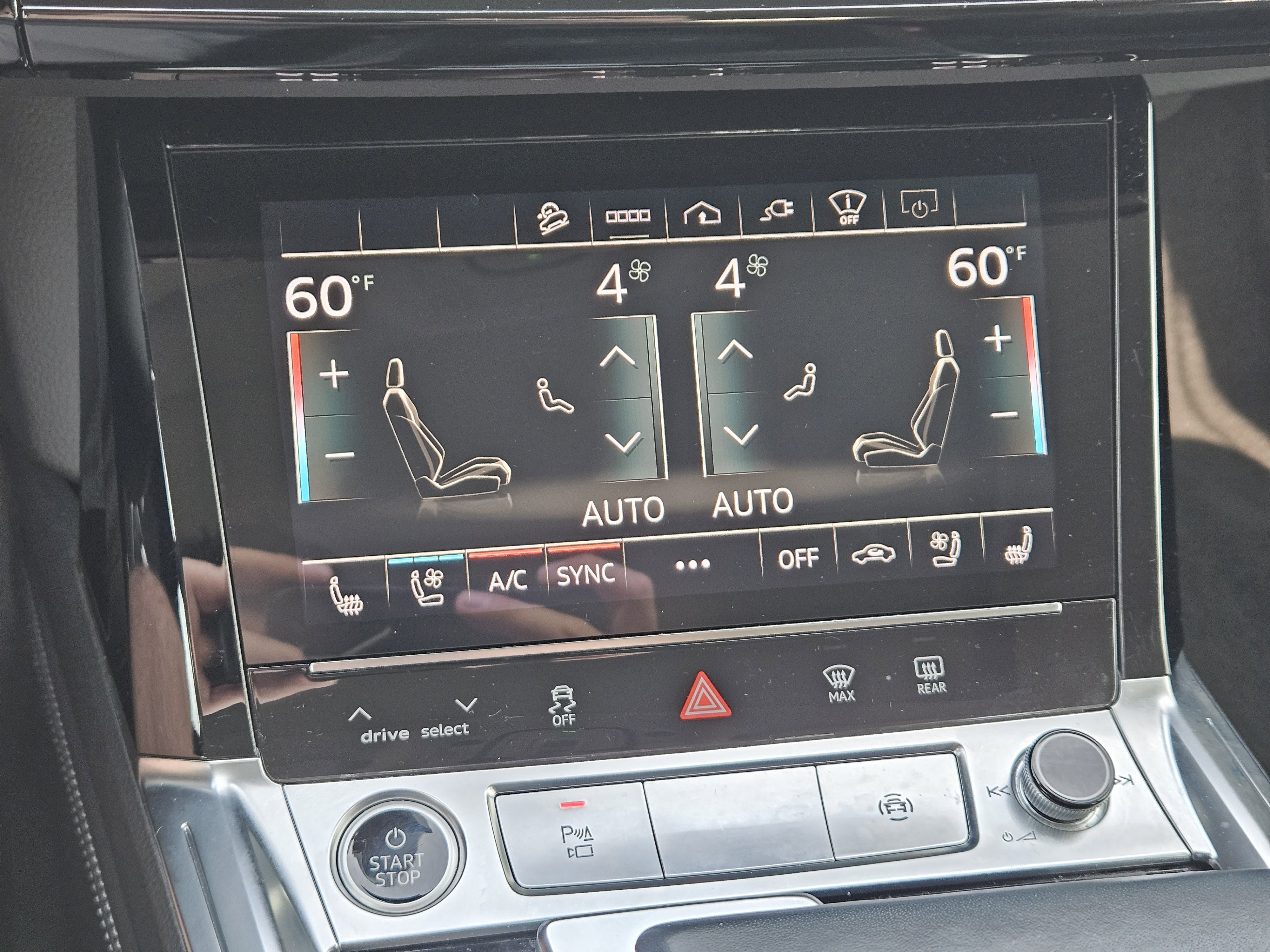 Used 2021 Audi e-tron Prestige w/ Prestige Package image 21