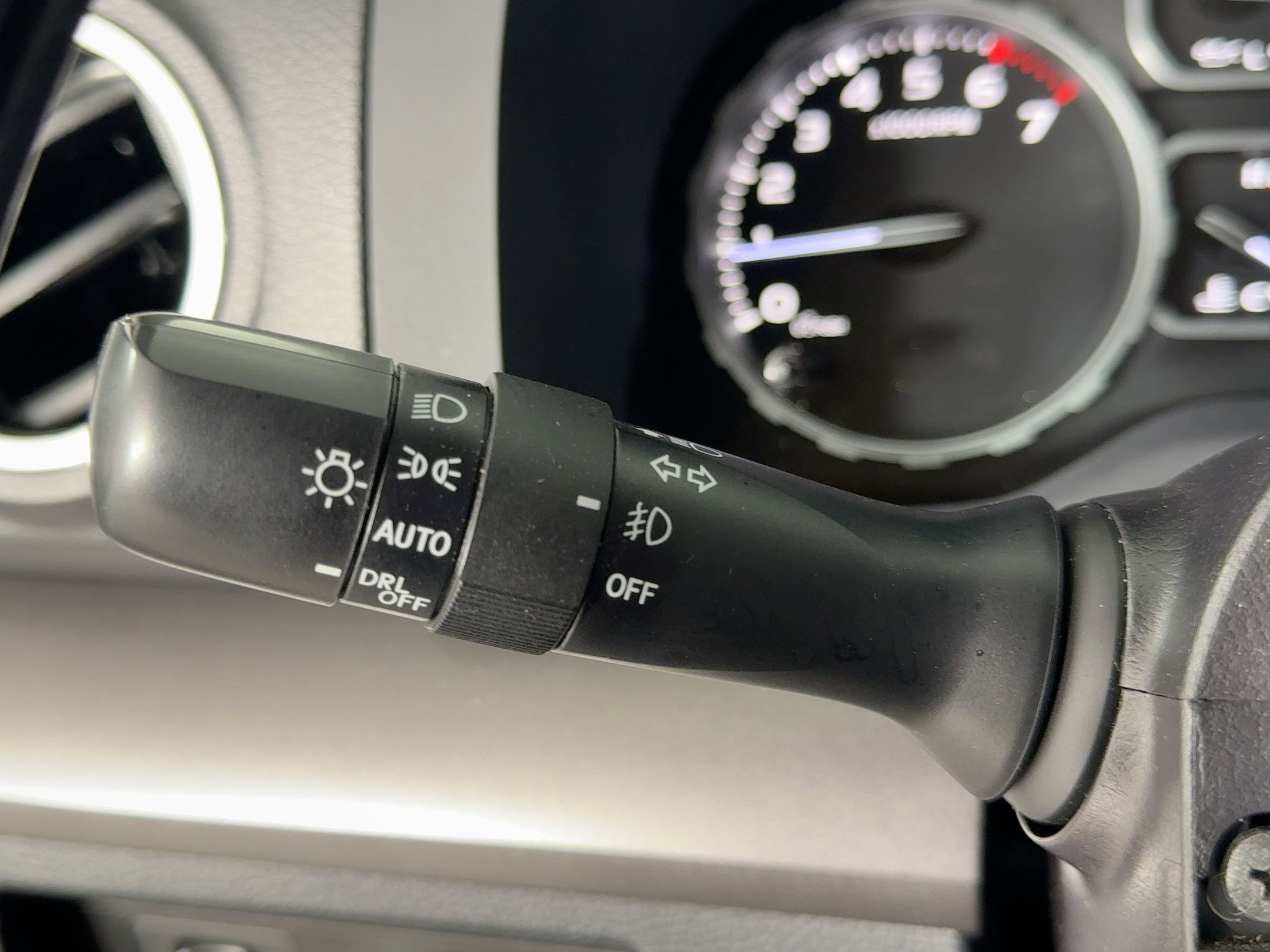 Used 2019 Toyota Tundra SR5 w/ SR5 Upgrade Package image 30