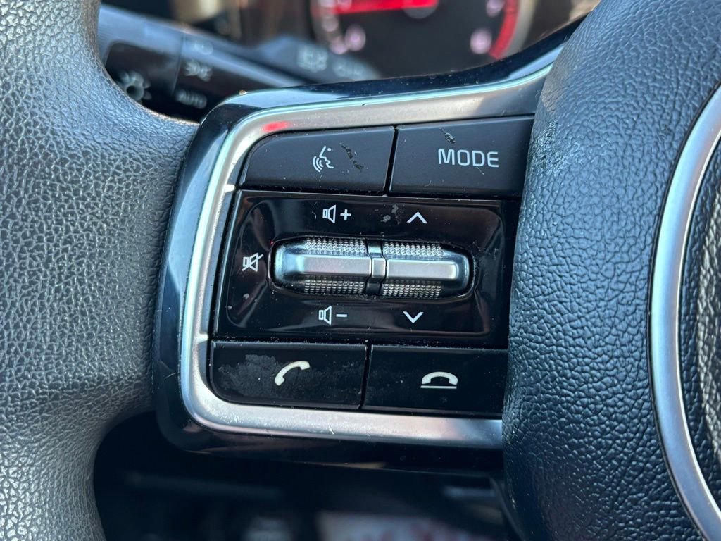 Used 2023 Kia Sorento LX image 21