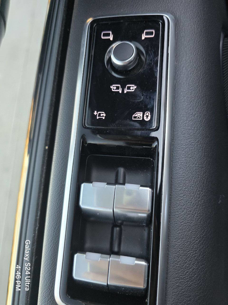 Used 2020 Land Rover Range Rover Sport HSE image 29