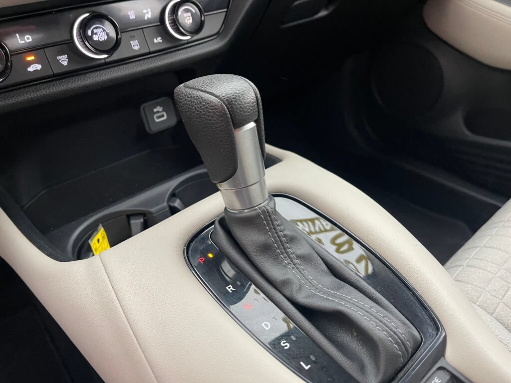Used 2024 Honda HR-V LX image 12