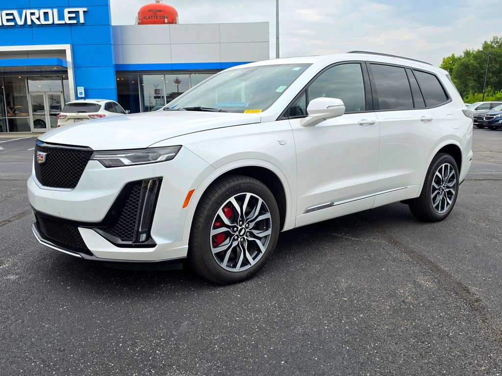 Used 2025 Cadillac XT6 Sport w/ LPO, Floor Liner Package AWD/4WD image 2