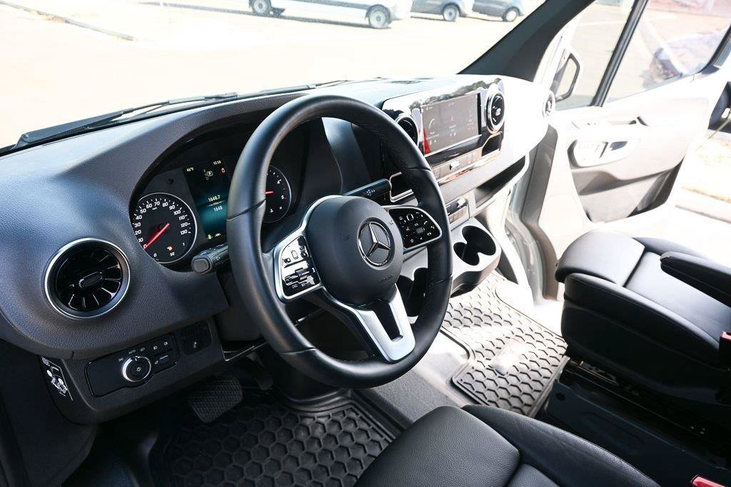 Used 2023 Mercedes-Benz Sprinter 2500 image 8
