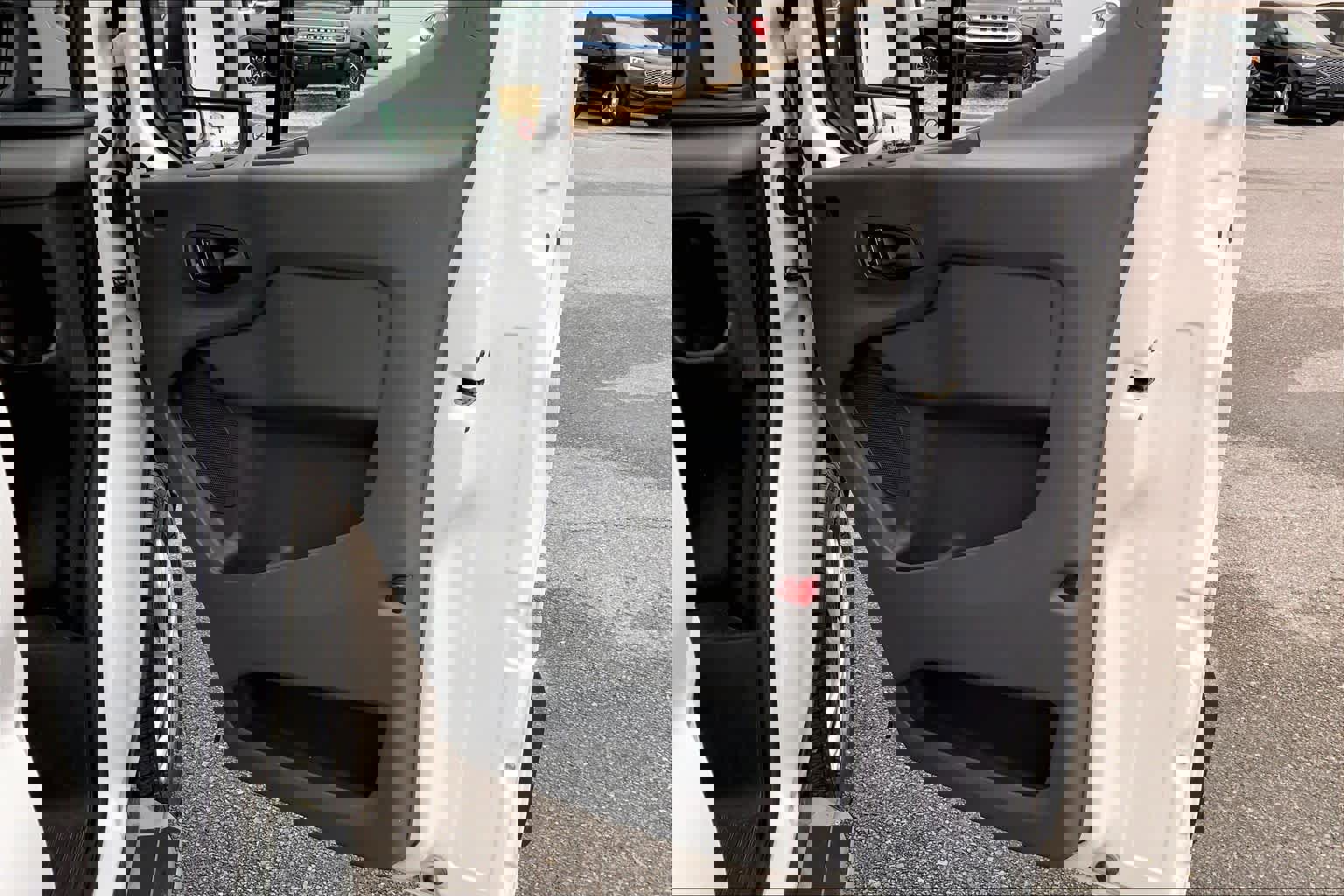 Used 2024 Ford Transit 250 Low Roof w/ Exterior Upgrade Package image 19