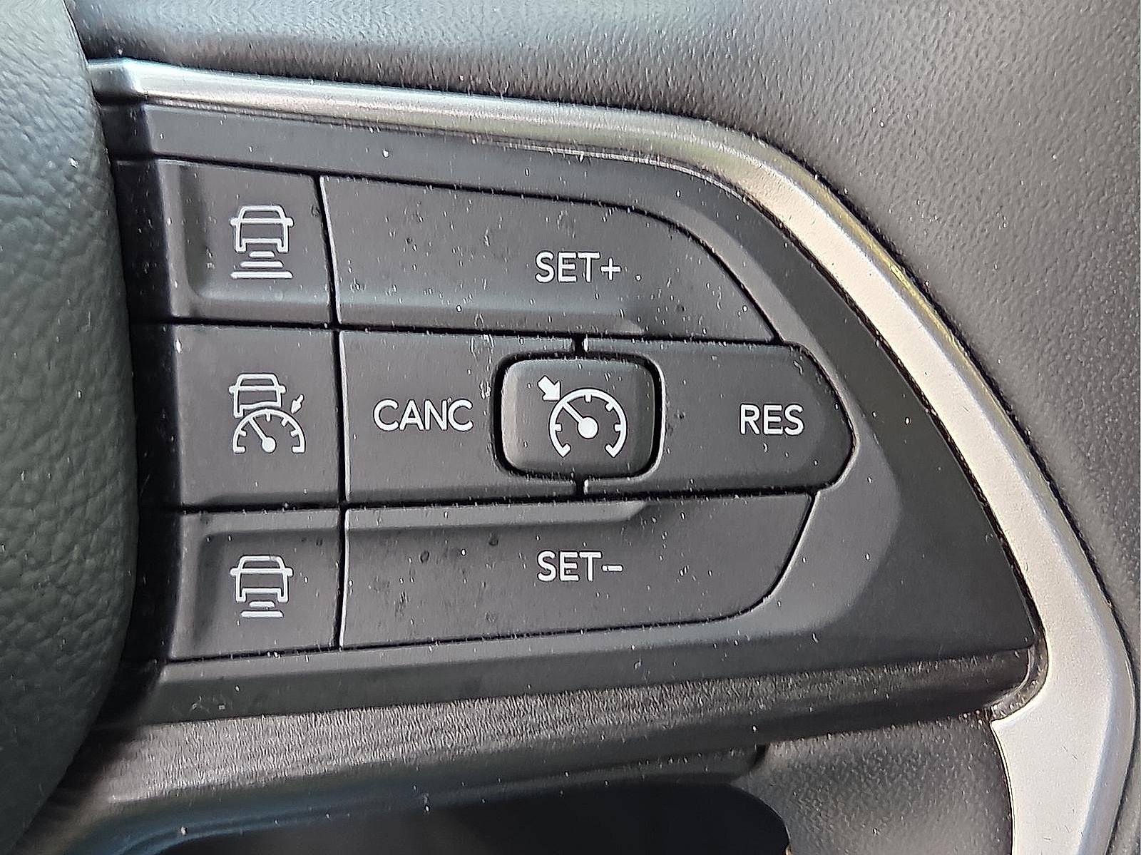 Used 2024 Jeep Grand Cherokee L Laredo image 19