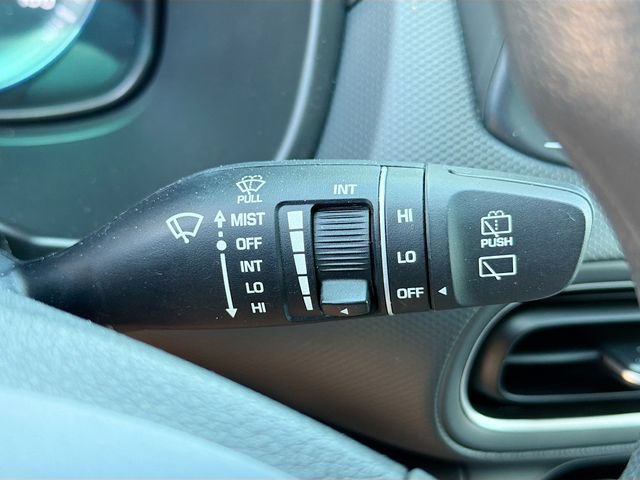Used 2023 Hyundai Kona SEL AWD/4WD image 17