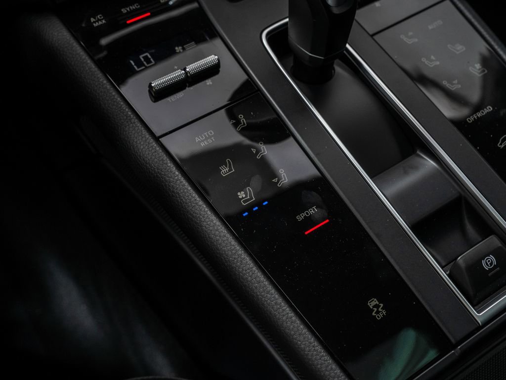 Used 2026 Porsche Macan image 18