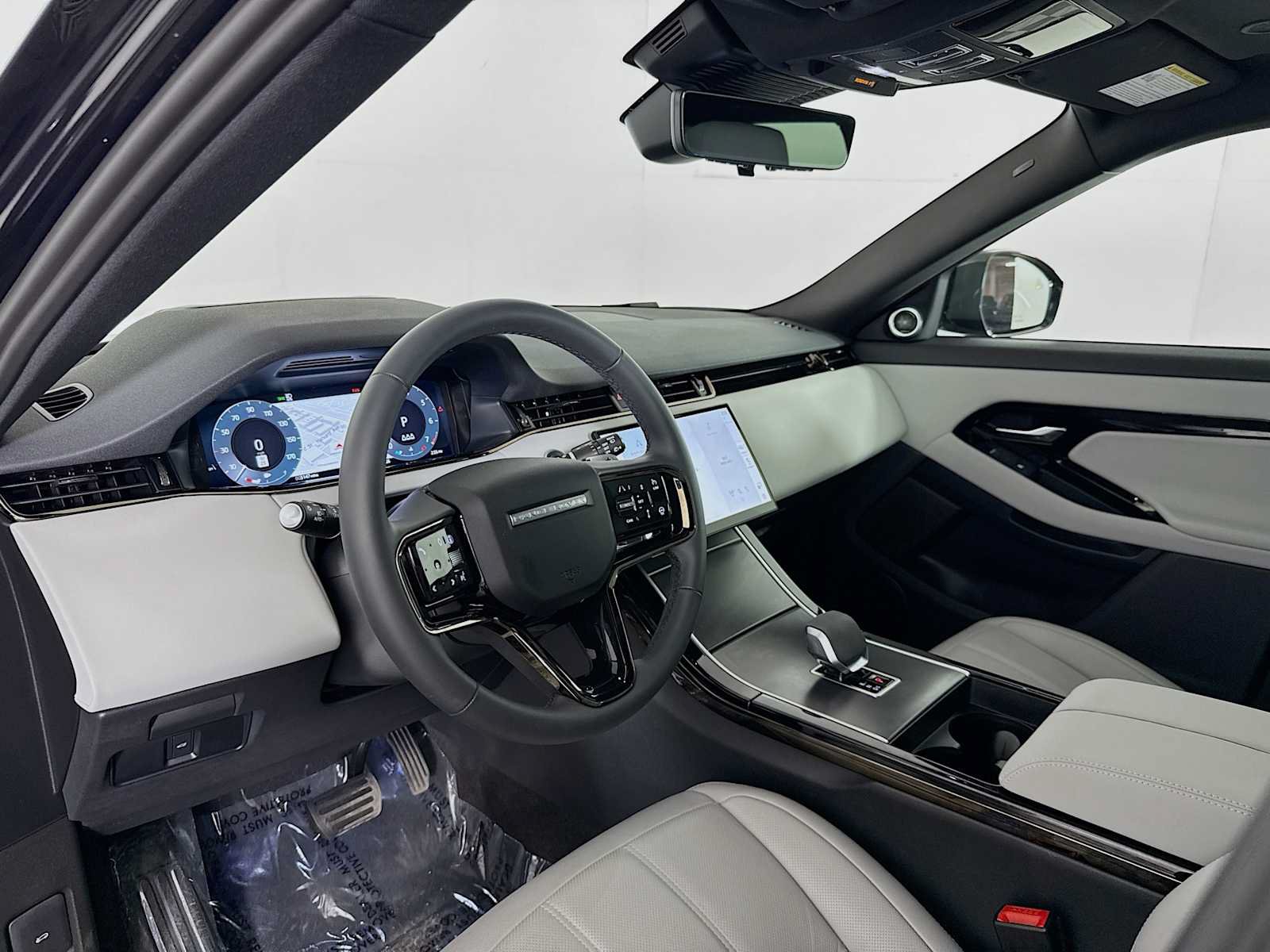 Used 2026 Land Rover Range Rover Evoque S AWD/4WD image 9