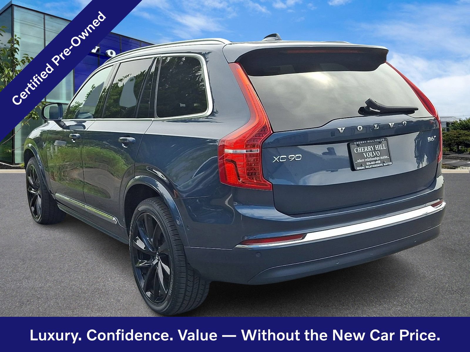 Certified 2023 Volvo XC90 B6 Plus AWD/4WD image 5