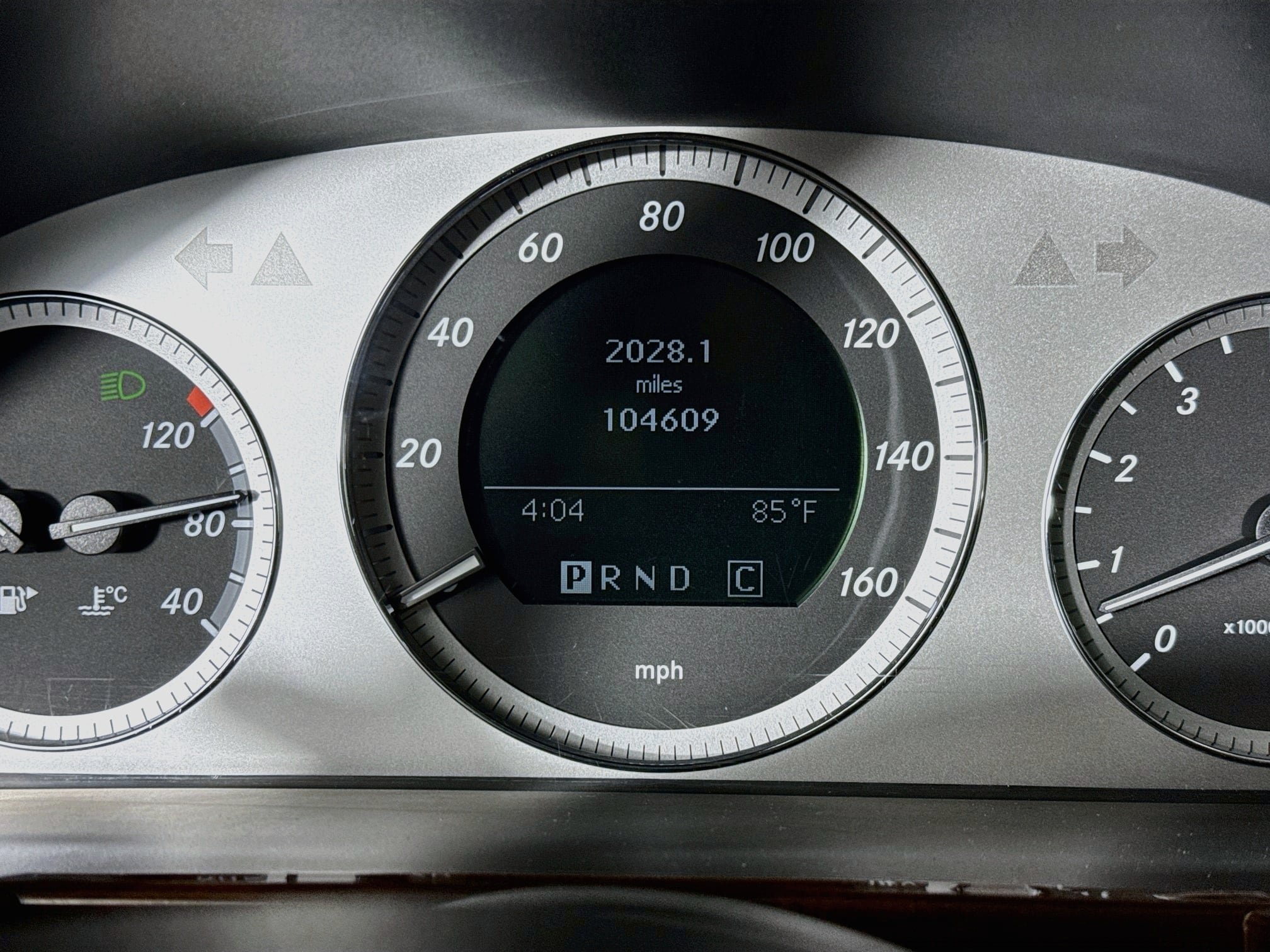 Used 2010 Mercedes-Benz GLK 350 4MATIC image 38