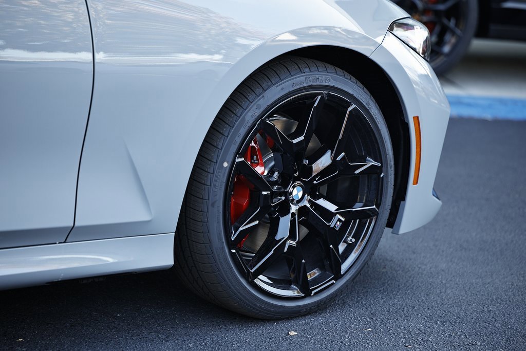 New 2026 BMW 330i Sedan w/ M Sport Package image 5