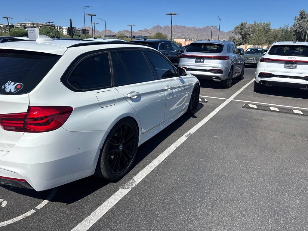 Used 2019 BMW 330i xDrive Wagon AWD/4WD image 6