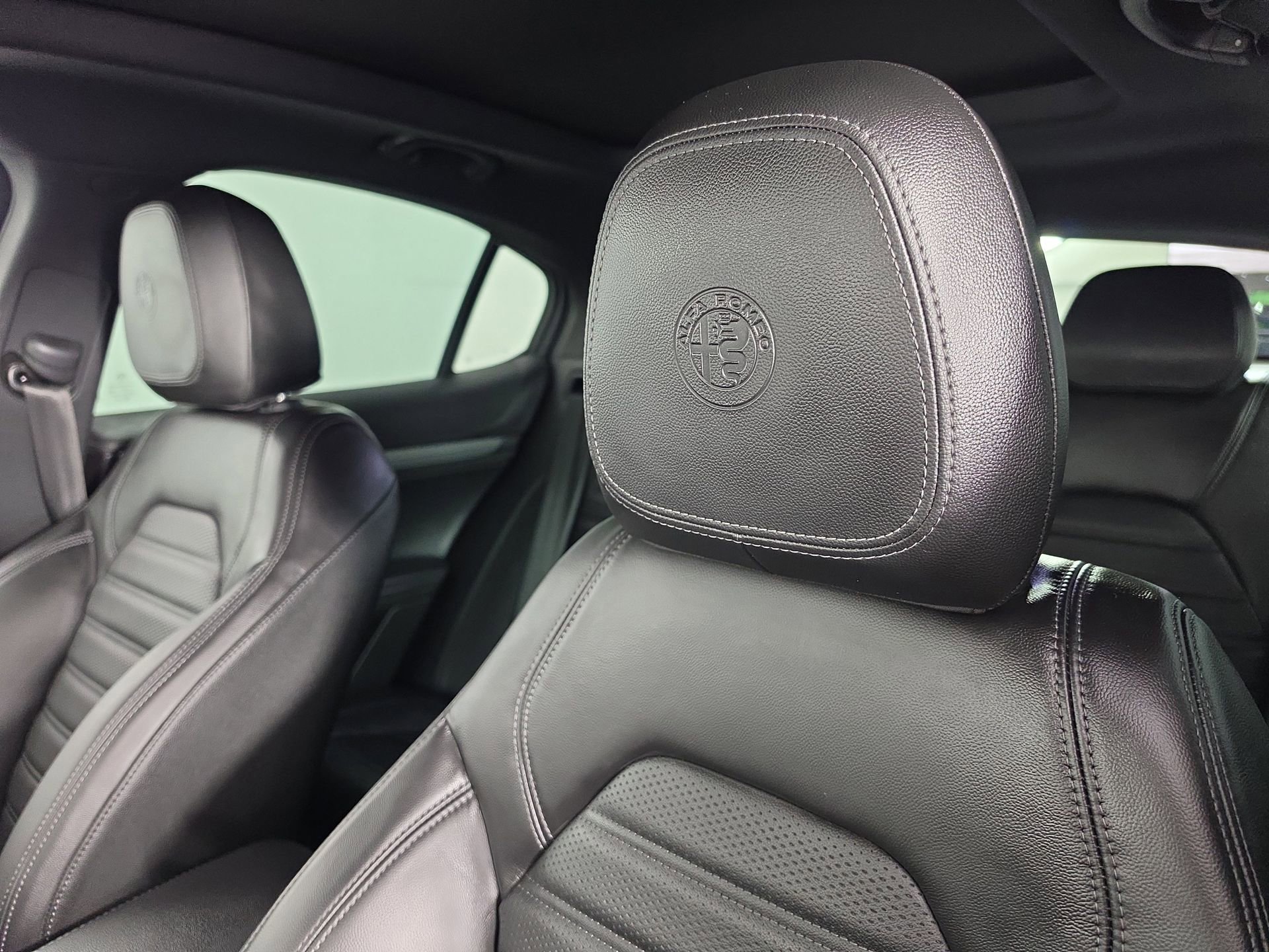 Used 2024 Alfa Romeo Stelvio Veloce AWD/4WD image 16