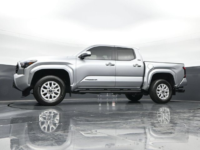 Used 2024 Toyota Tacoma SR5 AWD/4WD image 44