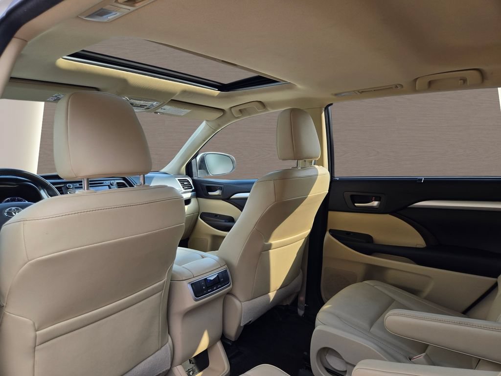 Used 2015 Toyota Highlander XLE FWD image 20