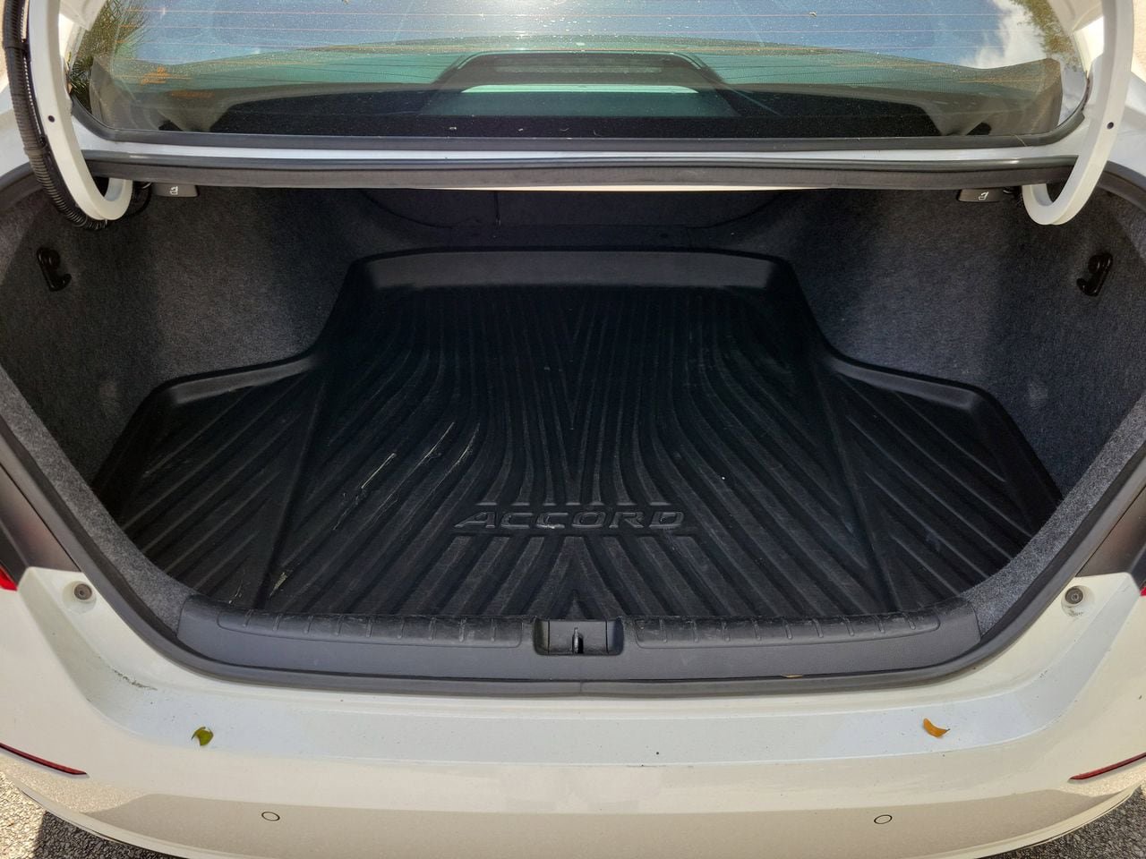 Used 2018 Honda Accord Touring image 8