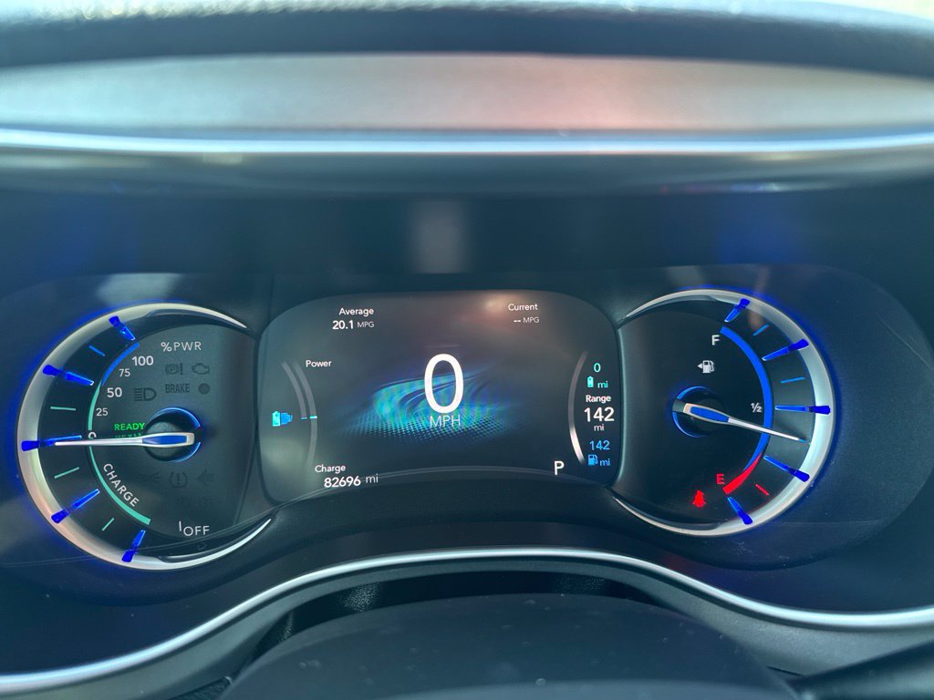 Used 2018 Chrysler Pacifica Limited FWD image 18
