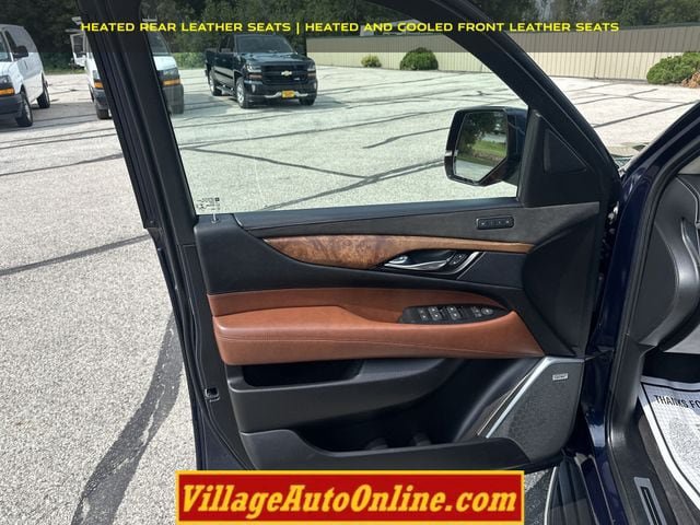 Used 2020 Cadillac Escalade ESV Premium Luxury AWD/4WD image 10