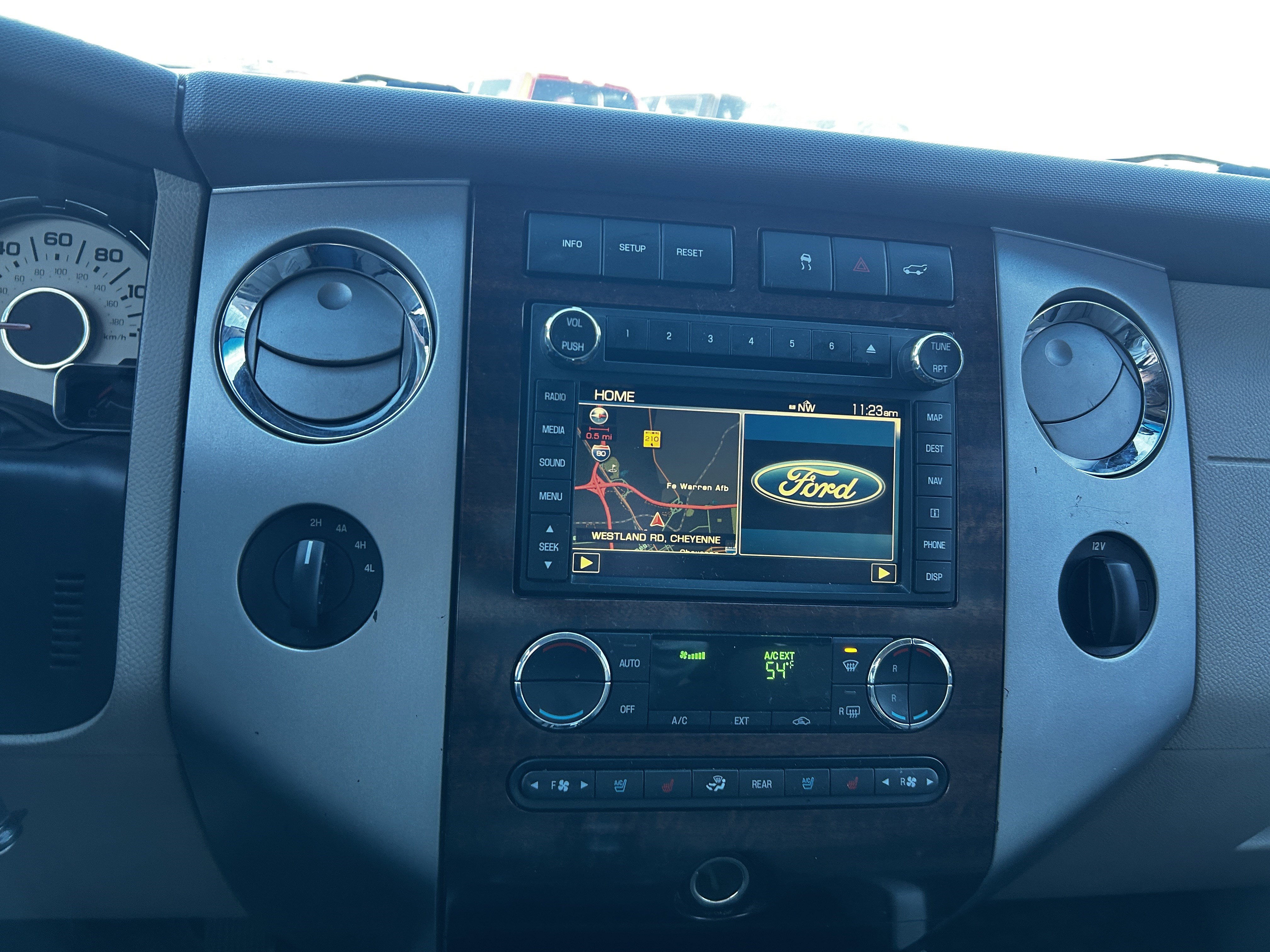 Used 2010 Ford Expedition Limited image 15