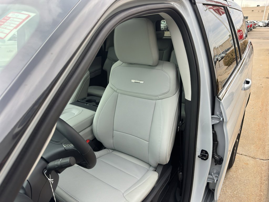 New 2026 Ford Expedition Platinum w/ Driver's Package image 28