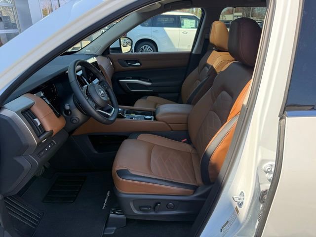 Certified 2025 Nissan Pathfinder Platinum w/ Cargo Package image 17