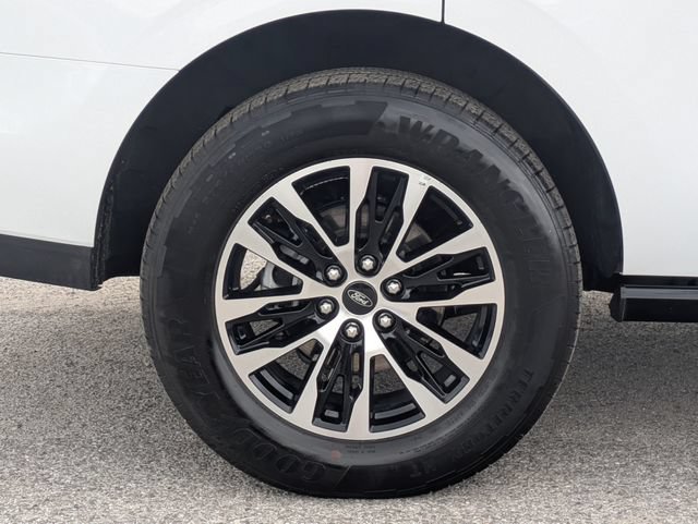 Used 2025 Ford Expedition Platinum AWD/4WD image 13