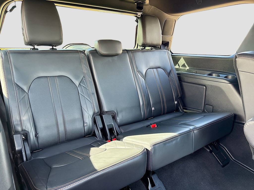 Used 2024 Ford Expedition Platinum AWD/4WD image 29