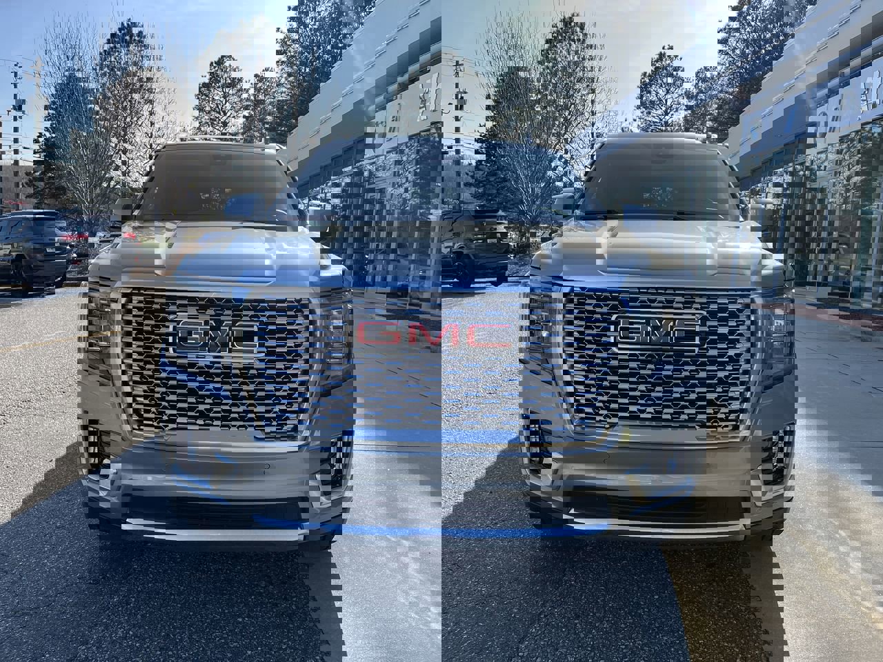 Used 2023 GMC Yukon Denali image 3