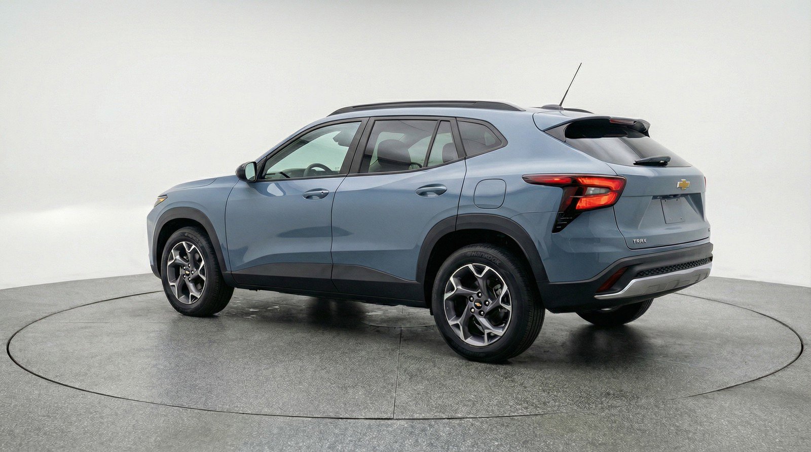 Used 2025 Chevrolet Trax LT image 5