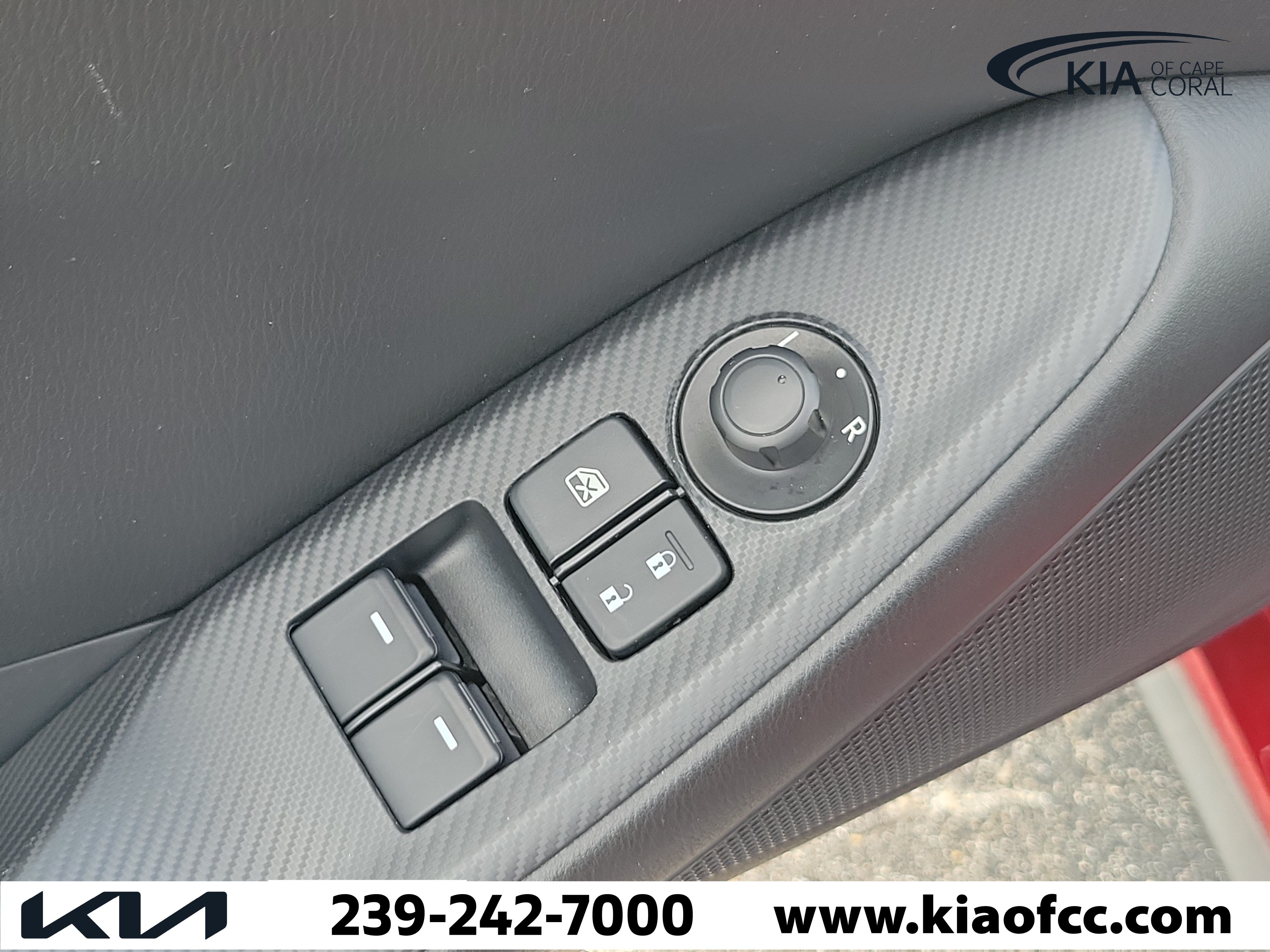Used 2021 MAZDA MX-5 Miata Sport RWD image 25