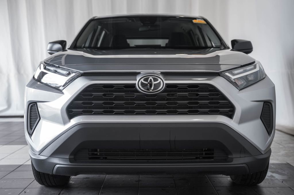 Used 2025 Toyota RAV4 LE image 2