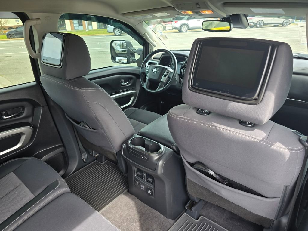 Used 2021 Nissan Titan SV w/ SV Convenience Package image 14