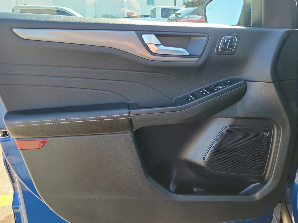 Used 2023 Ford Escape Active w/ Tech Pack #2 AWD/4WD image 17
