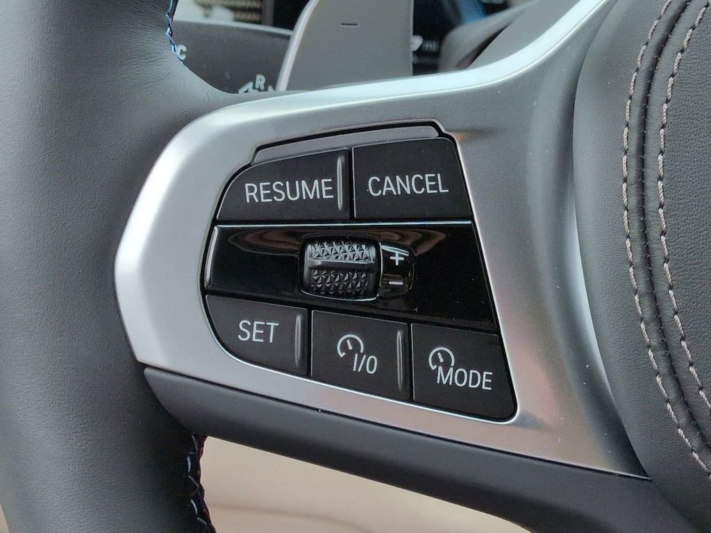 New 2026 BMW X7 M60i image 25