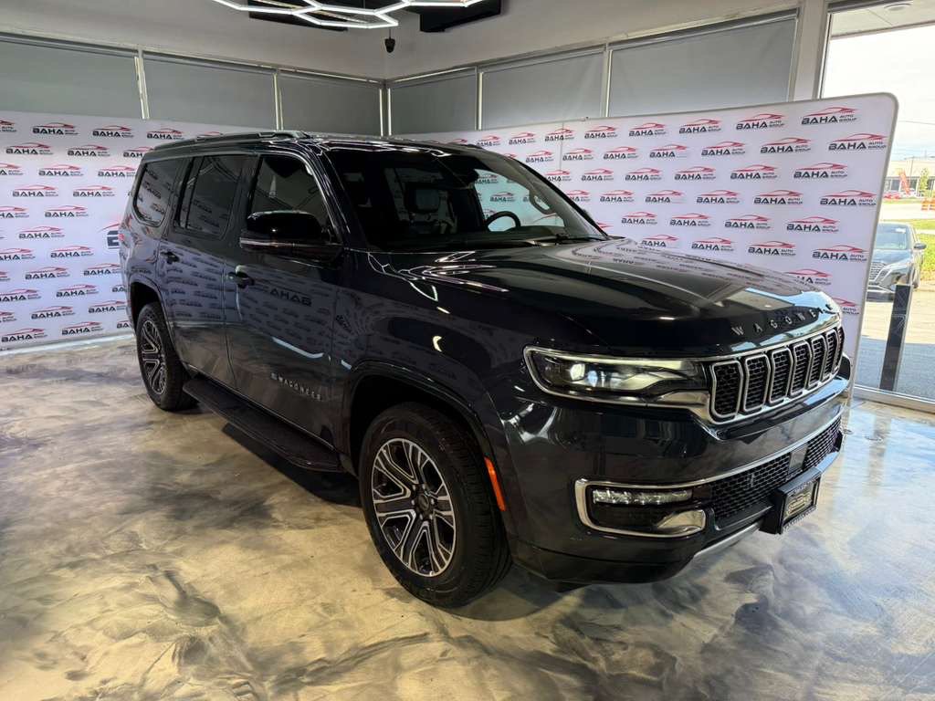 Used 2025 Jeep Wagoneer Series II AWD/4WD image 5