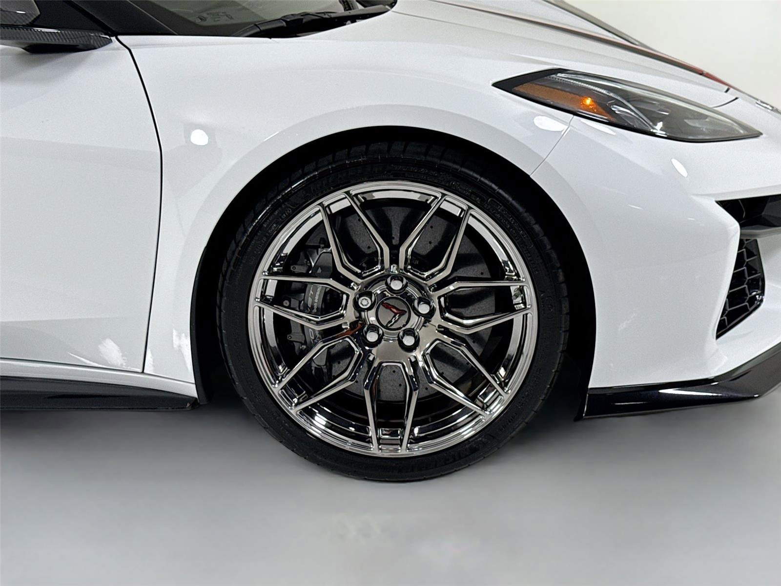 Used 2025 Chevrolet Corvette Z06 RWD image 39