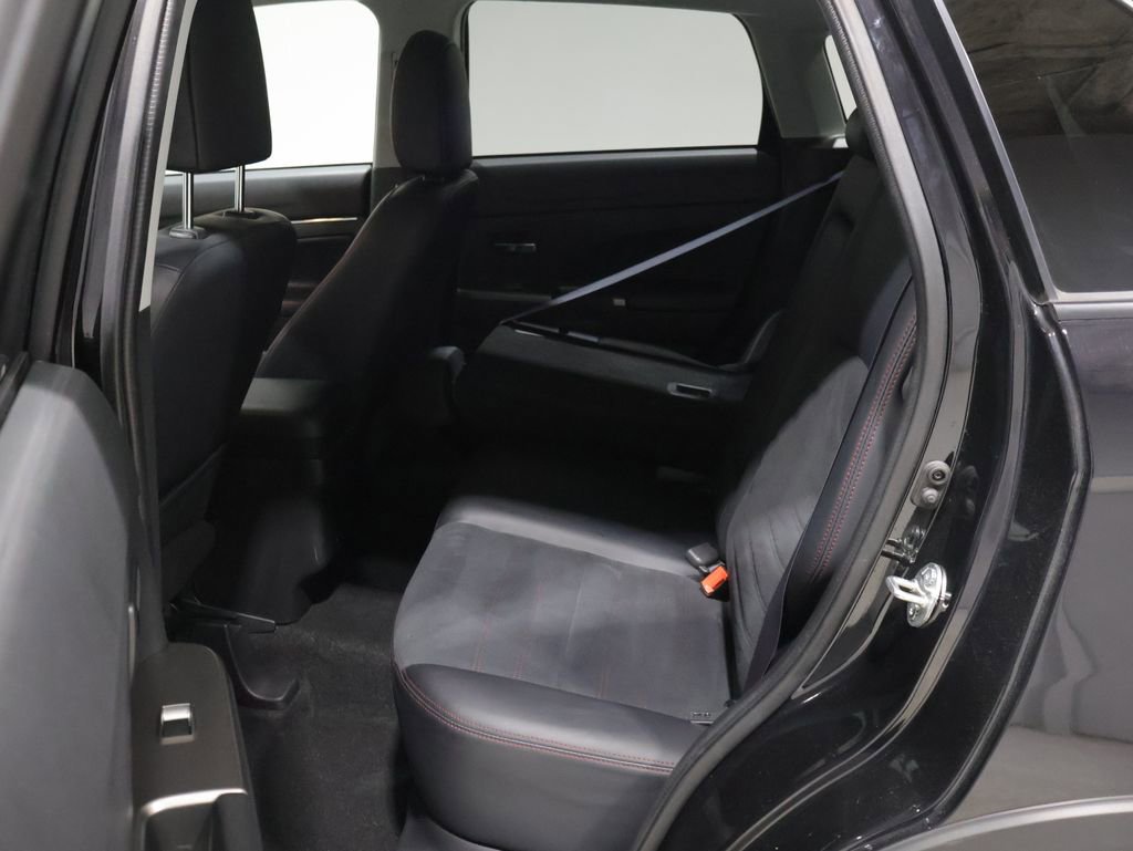 Used 2025 Mitsubishi Outlander Sport AWD image 16