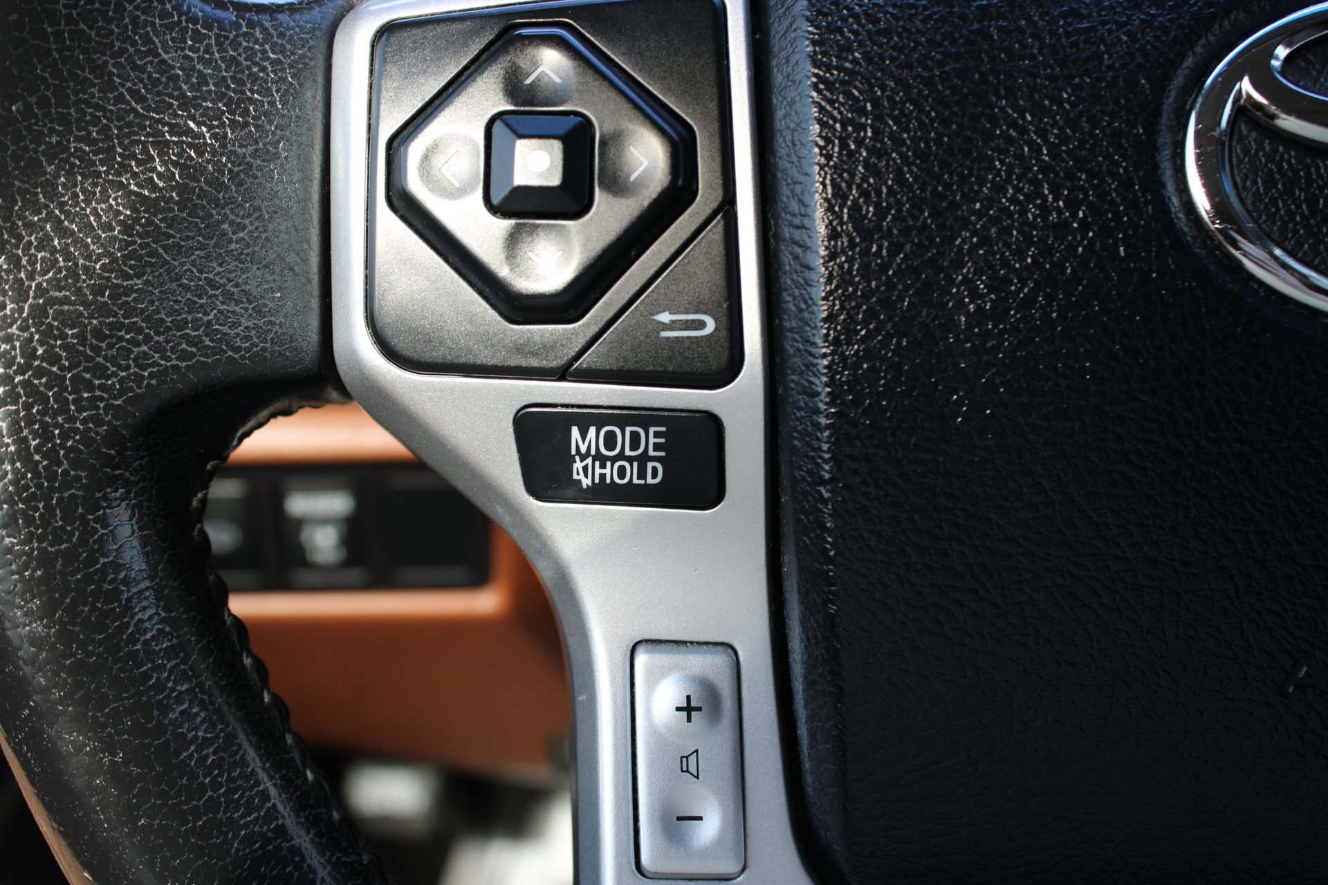 Used 2016 Toyota Sequoia Platinum image 23